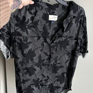 Universal thread Black and Gray Floral Men's Shirt
